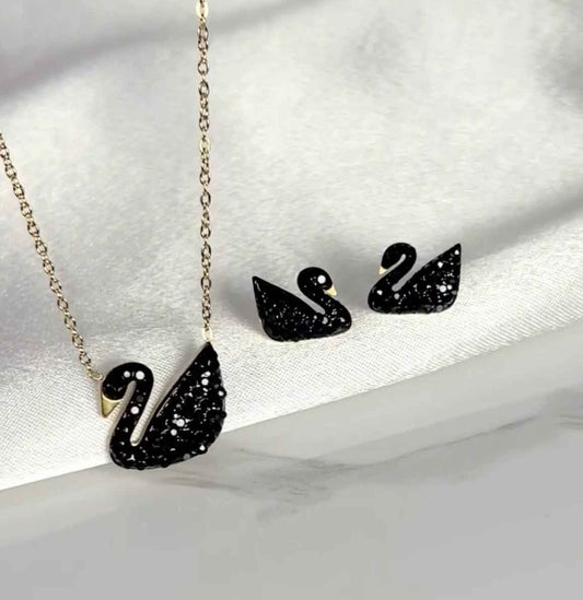 Black Swan Pendant Set